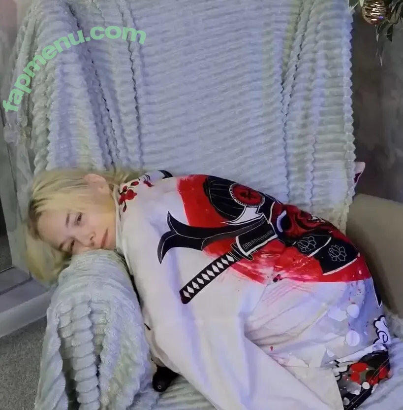 millaholt nude photo #0118 (millaholt)