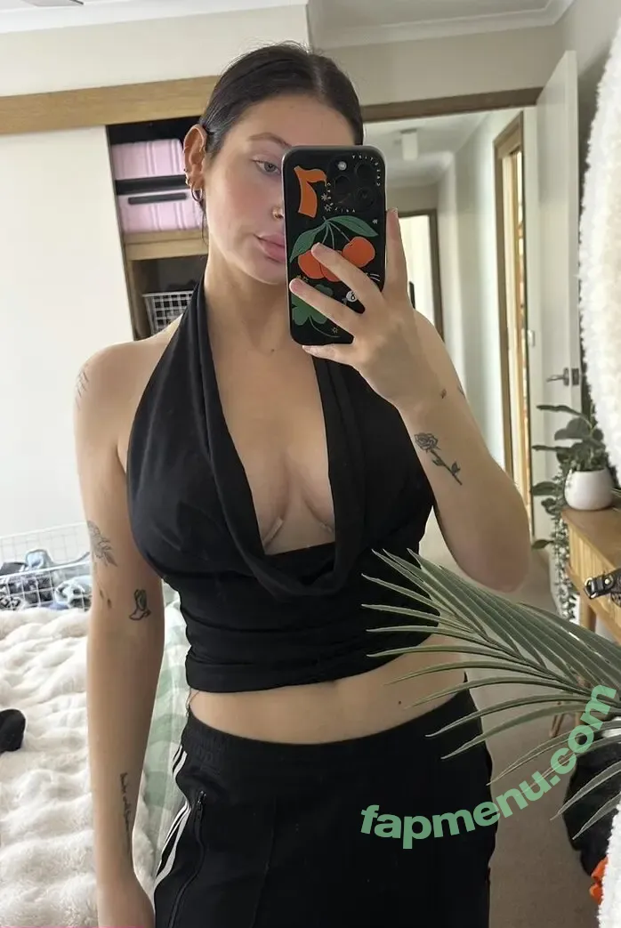 Milli Long nude photo #0011 (milli.long)