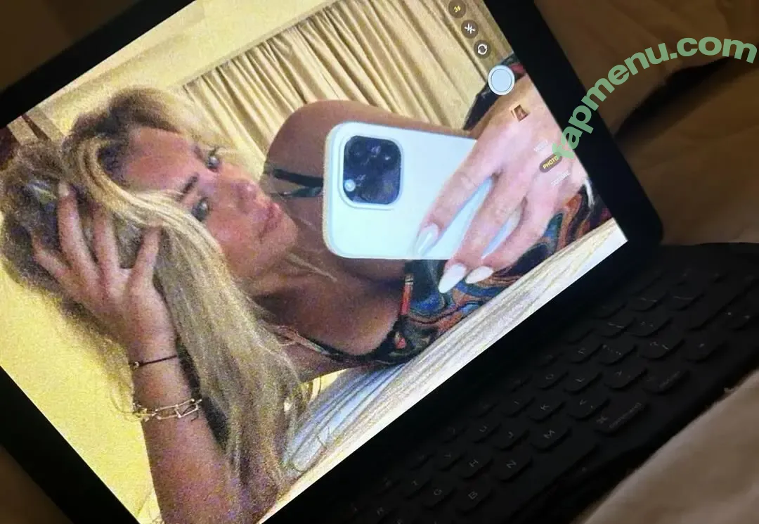 milli.mackenzie nude photo #0004 (milli.mackenzie_)