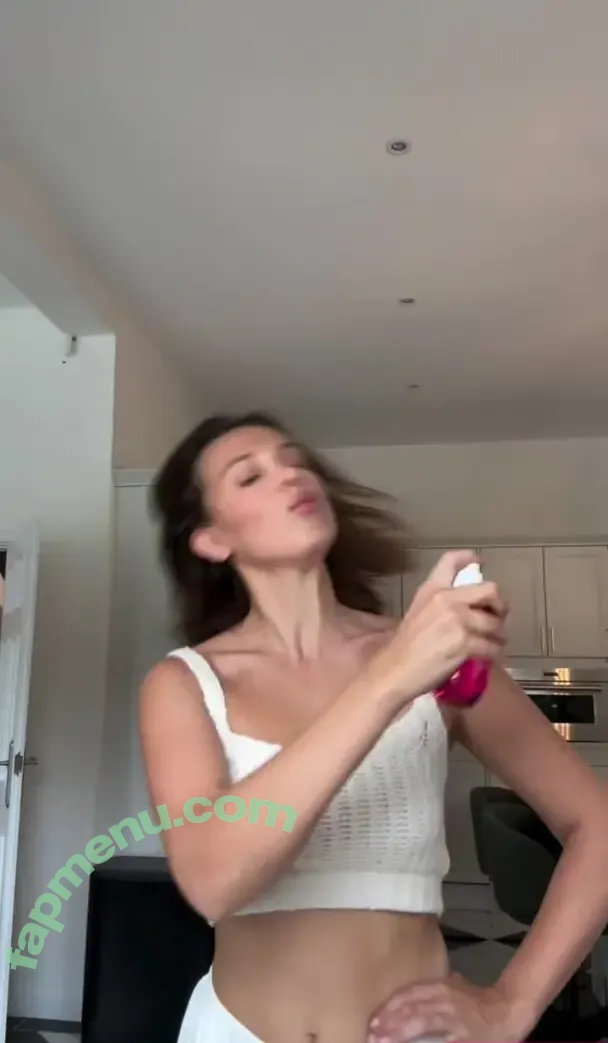 Millie Bobby Brown nude photo #6012 (milliebobbybrown)
