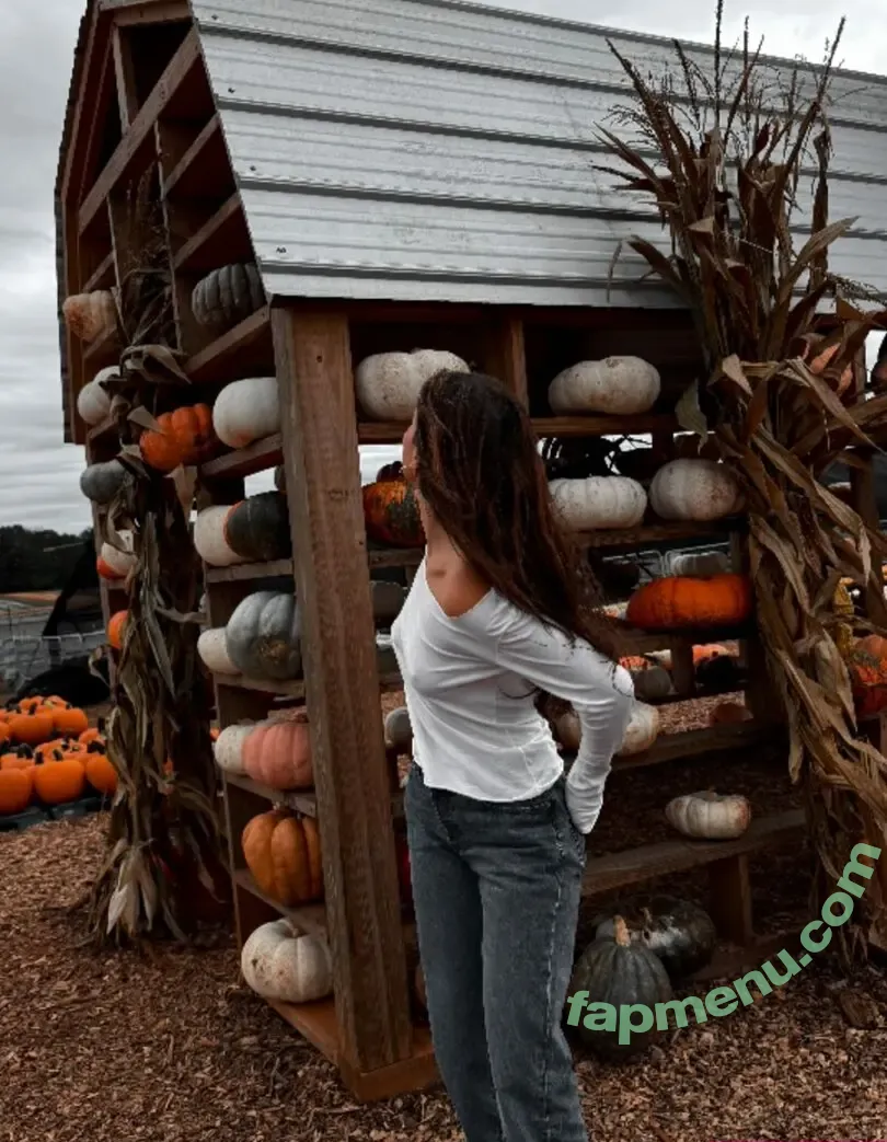 Millie Bobby Brown nude photo #6264 (milliebobbybrown)