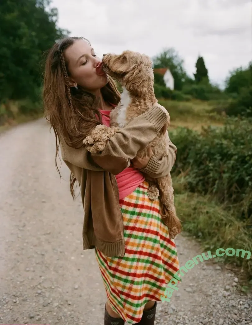 Millie Bobby Brown nude photo #6411 (milliebobbybrown)