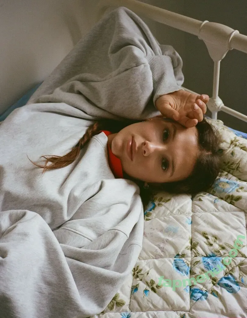 Millie Bobby Brown nude photo #6418 (milliebobbybrown)