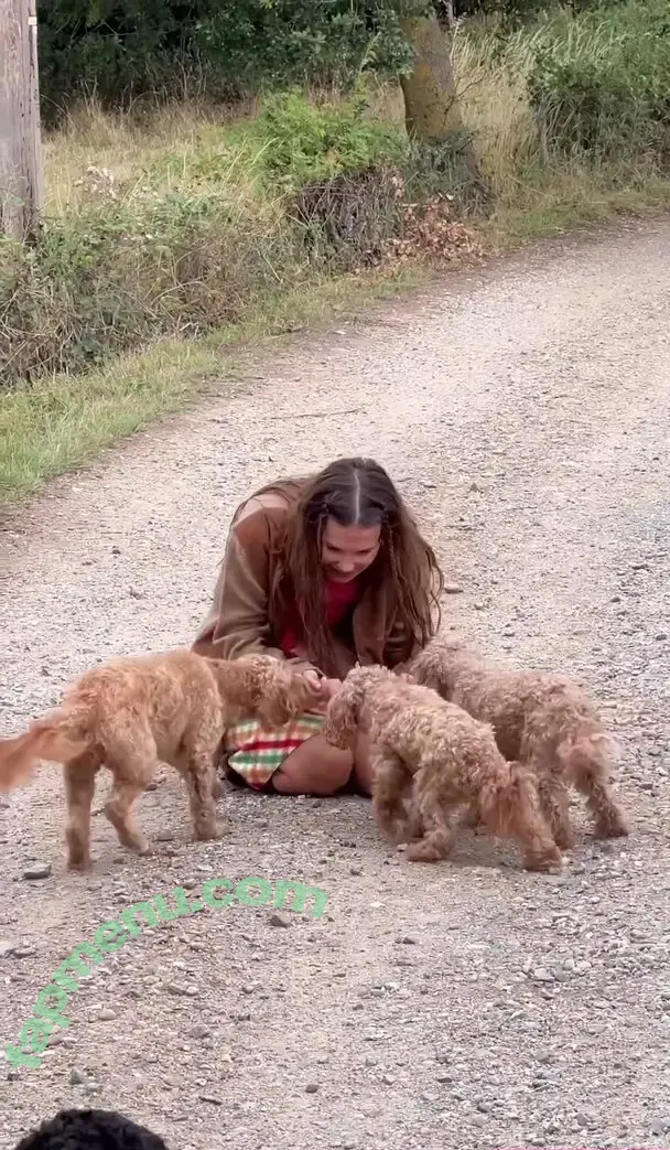 Millie Bobby Brown nude photo #6883 (milliebobbybrown)