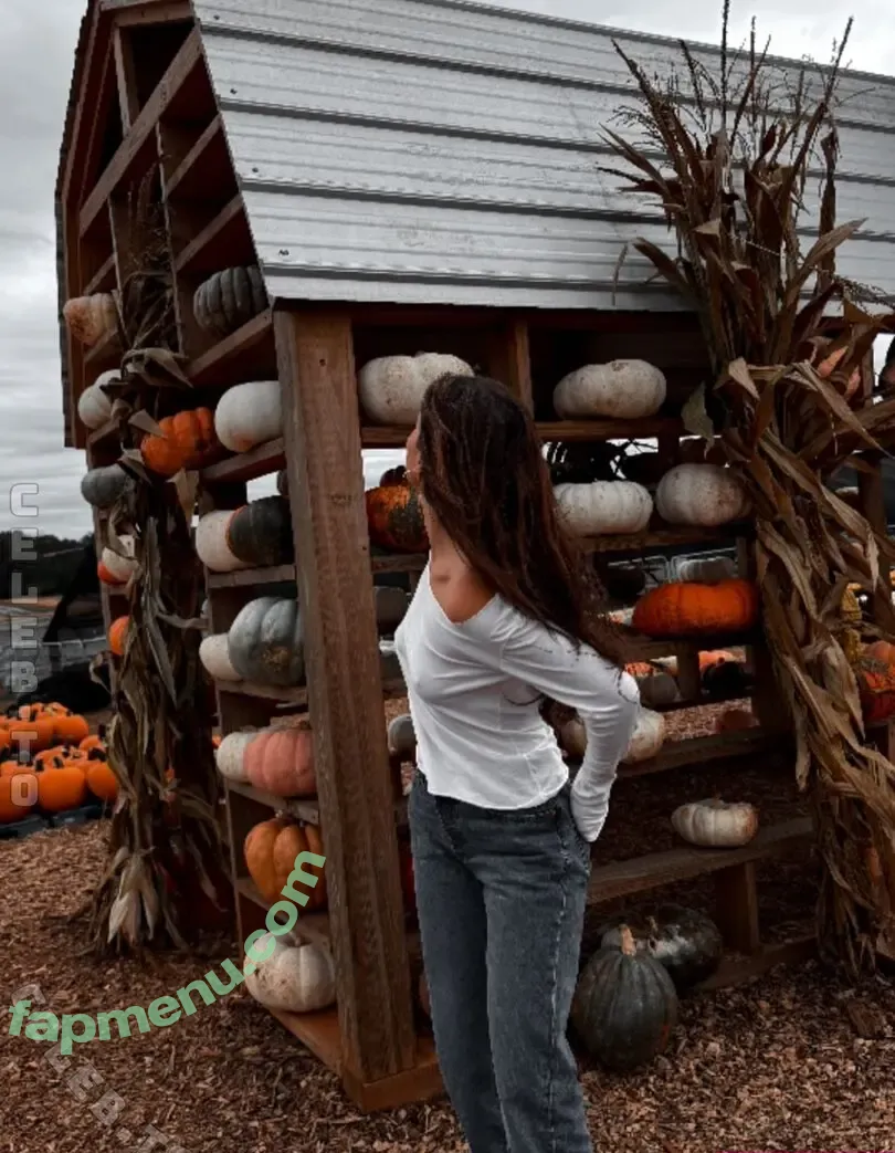 Millie Bobby Brown nude photo #6937 (milliebobbybrown)