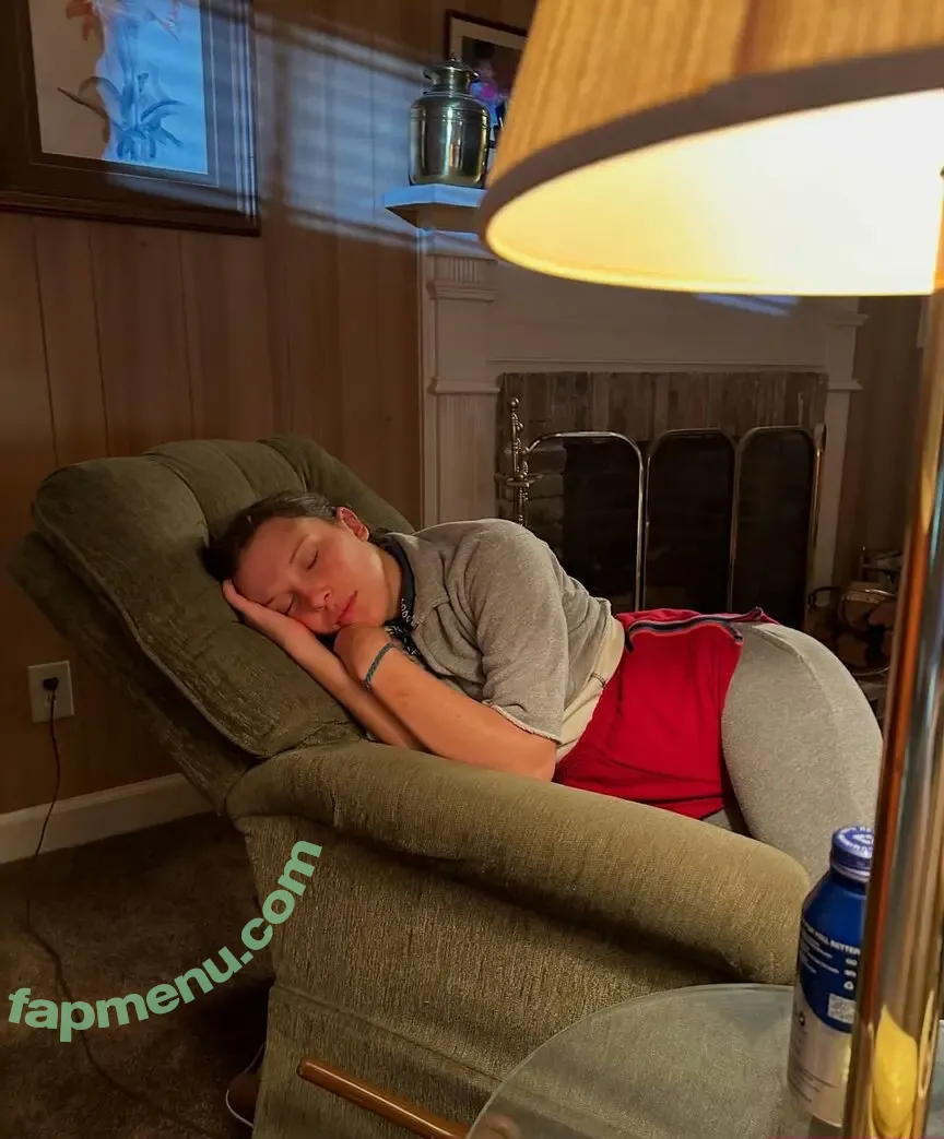 Millie Bobby Brown nude photo #6954 (milliebobbybrown)