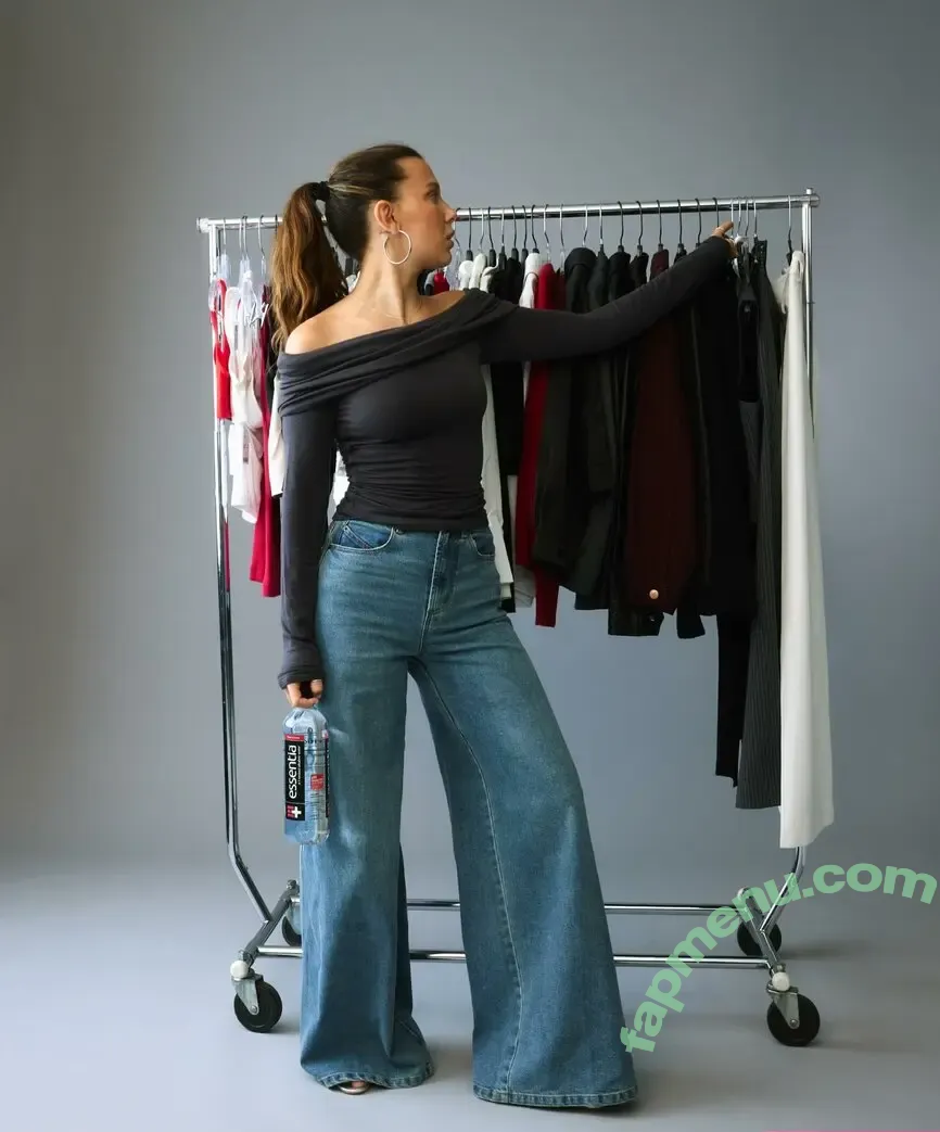 Millie Bobby Brown nude photo #6983 (milliebobbybrown)