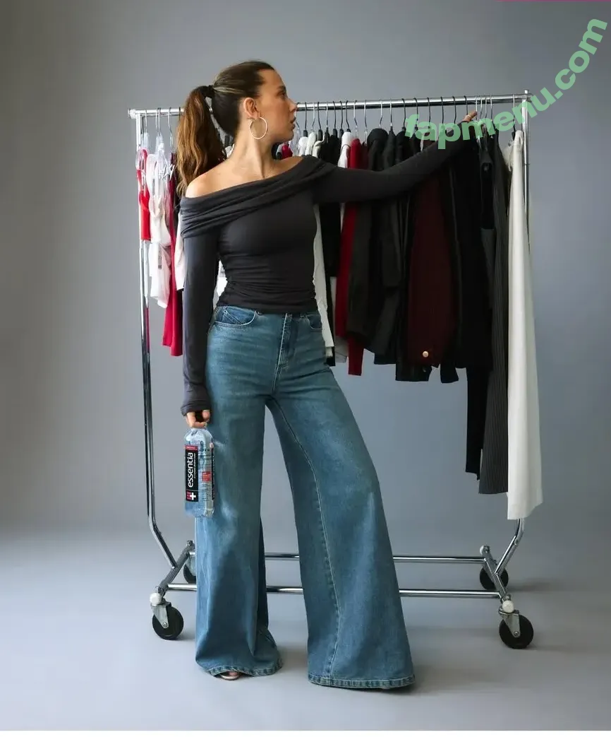 Millie Bobby Brown nude photo #6996 (milliebobbybrown)