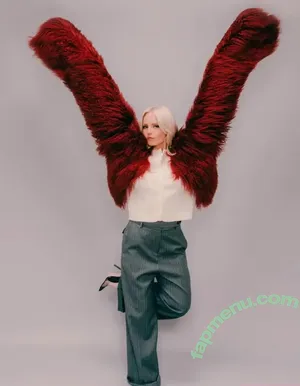 Millie Gibson / milliegibbo nude photo #0350