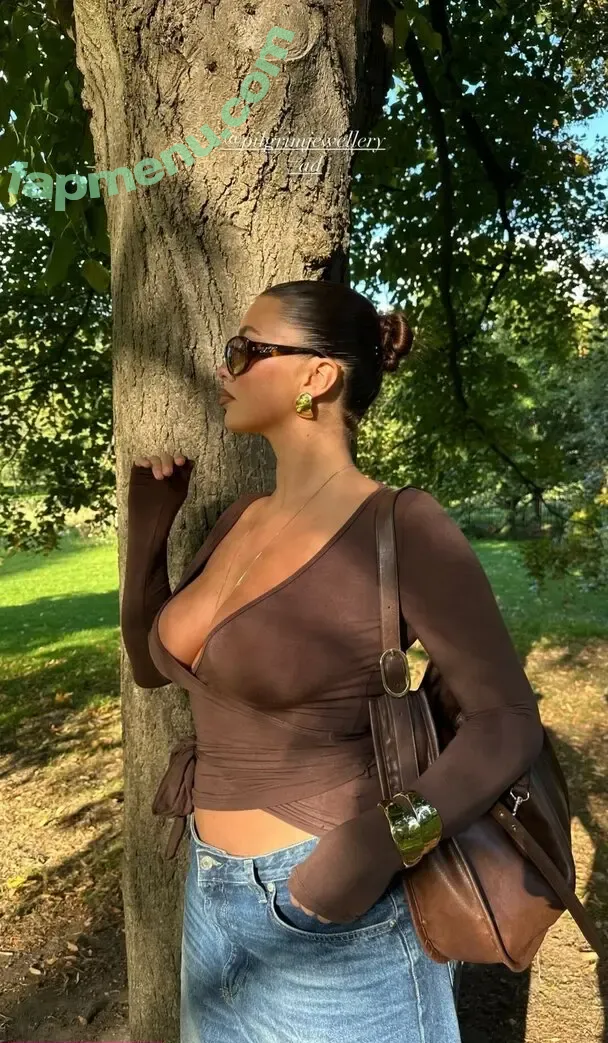 Millie Hannah nude photo #0046 (milliehannahhh)