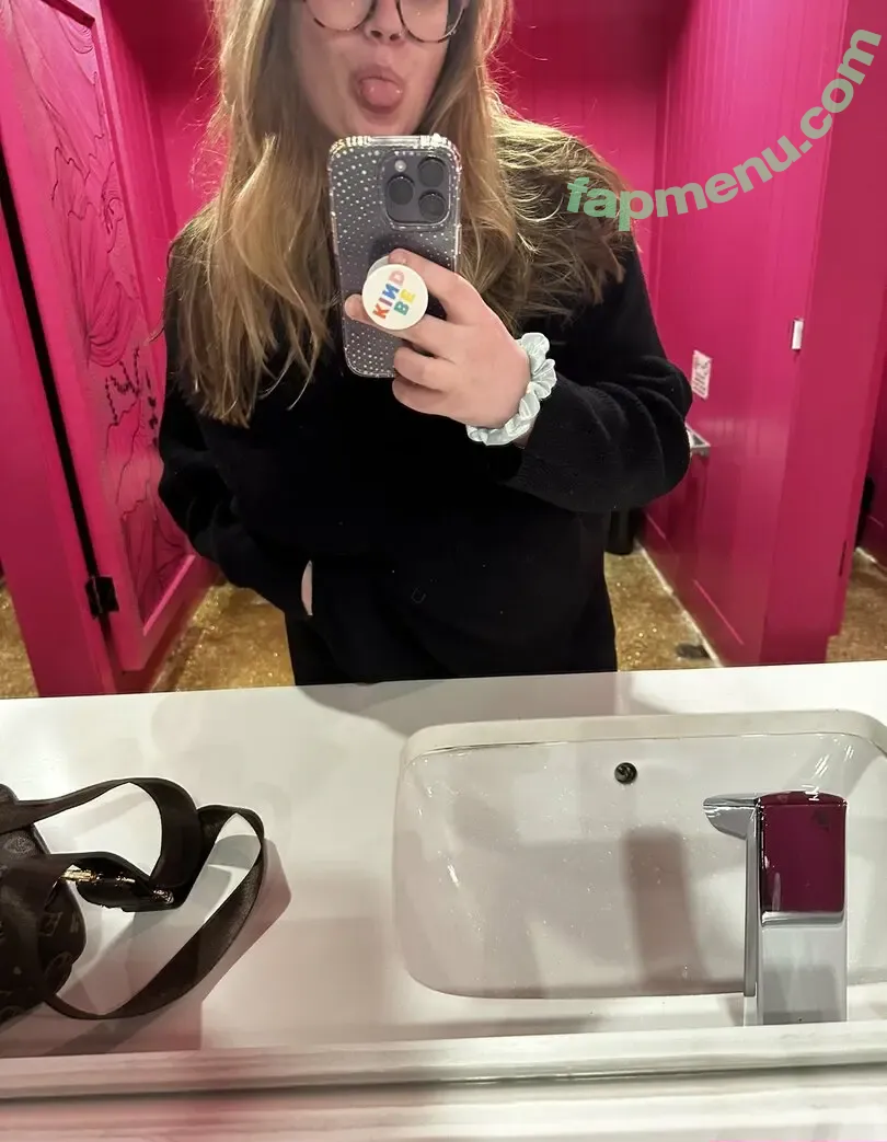Millie Minnesota nude photo #0005 (millieinminnesota / theegnomequeen)