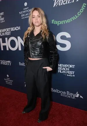 Milly Alcock / millyalcockactres nude photo #0122