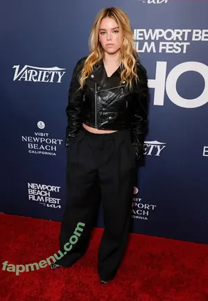 Milly Alcock / millyalcockactres nude photo #0124