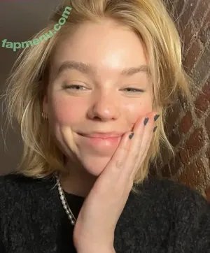 Milly Alcock / Discussion Thread / milliyalcock / millyalcock / millyalcockactres nude photo #0236