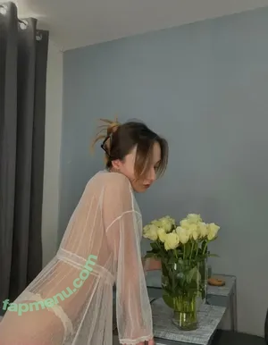  nude photo #0002