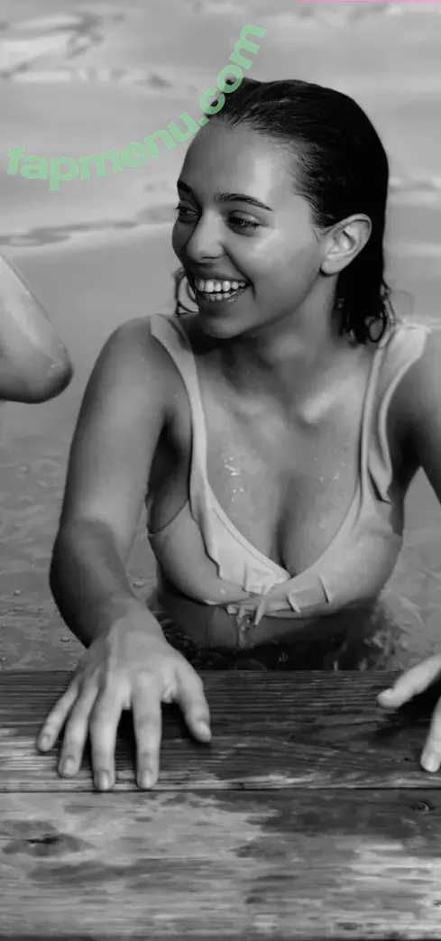 Milunika Simic nude photo #0034 (milunikasimic / simicmilka)