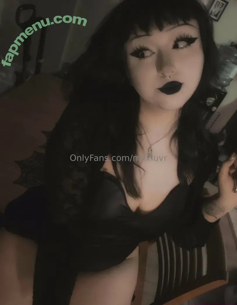 milxluvr nude photo #0037 (charlxvesmilk / govassignedgoth)