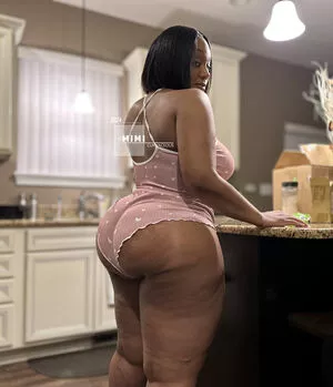 Mimi Curvaceous / Caramel Cakes / Thick Red Thickred3x / mimi_curvaceous / mimithestallion nude photo #0025