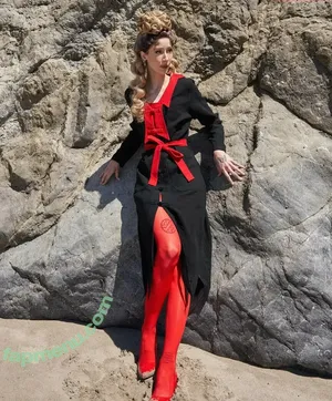 Mimi Doe / mossypond nude photo #0037