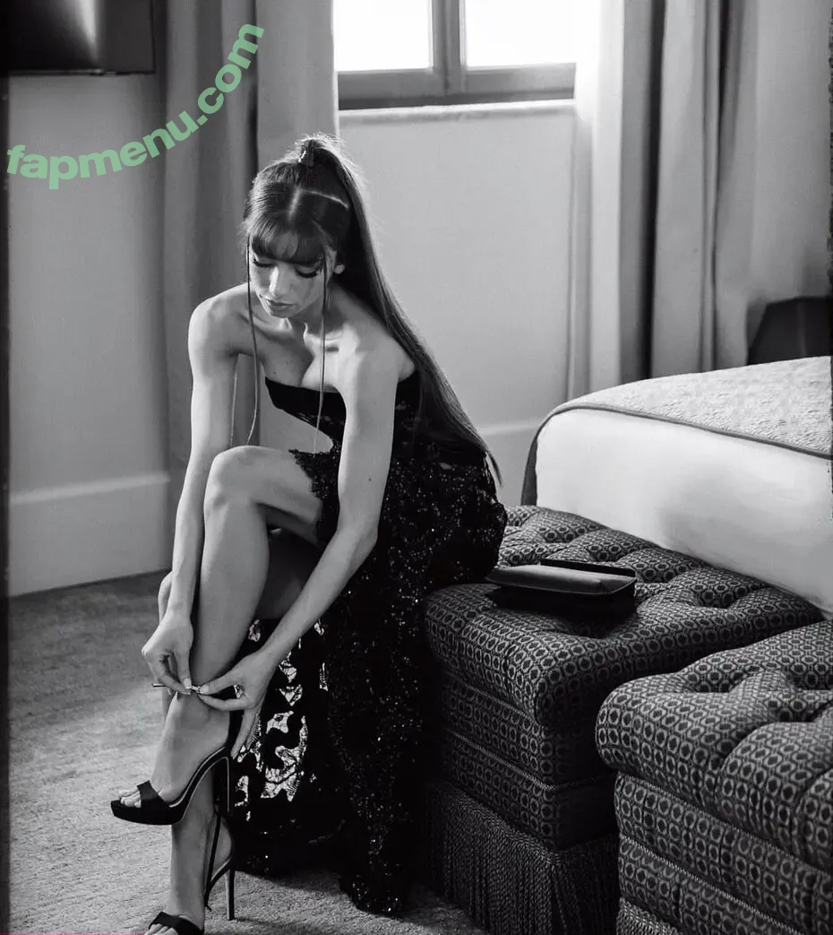 Mimi Keene nude photo #0245 (mimikeene3)