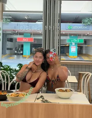 Mimsdaily.life / Mim Hamadache nude photo #0094