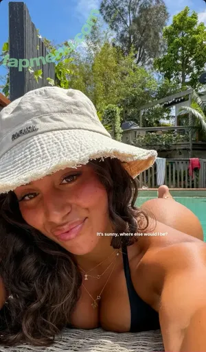 Mimsdaily.life / Mim Hamadache nude photo #0108