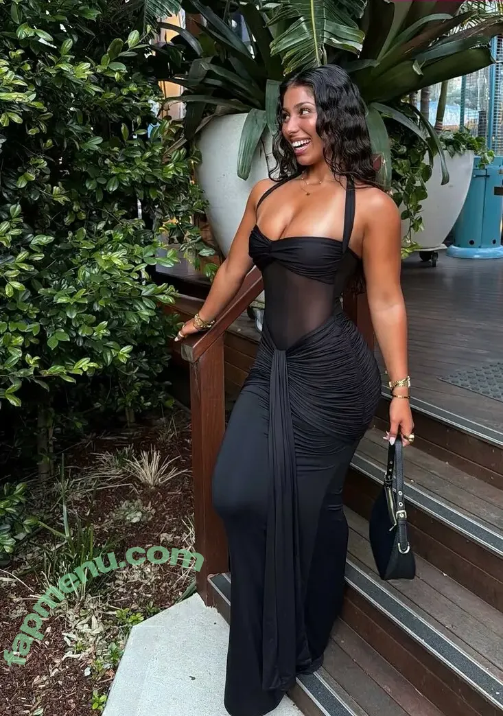 Mimsdaily.life nude photo #0120 (Mim Hamadache)