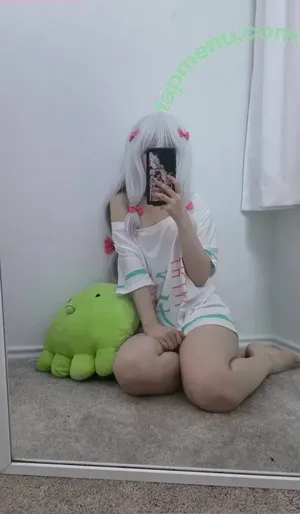min_cosplay / Min / m3m3min nude photo #0060