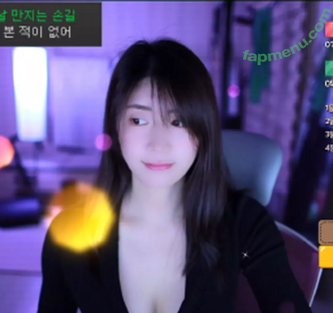 Min.E nude photo #0188 (93.sss)