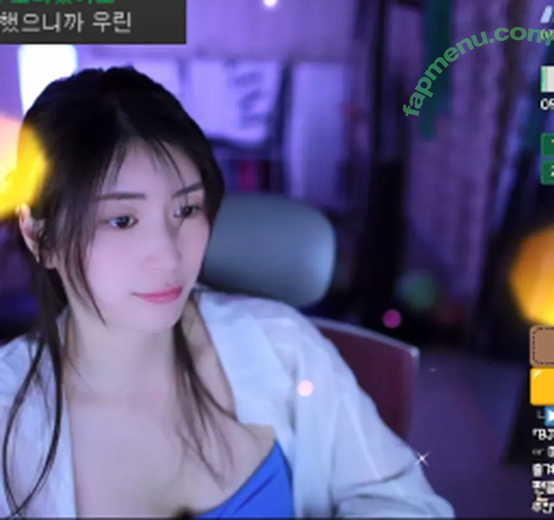 Min.E nude photo #0214 (93.sss)