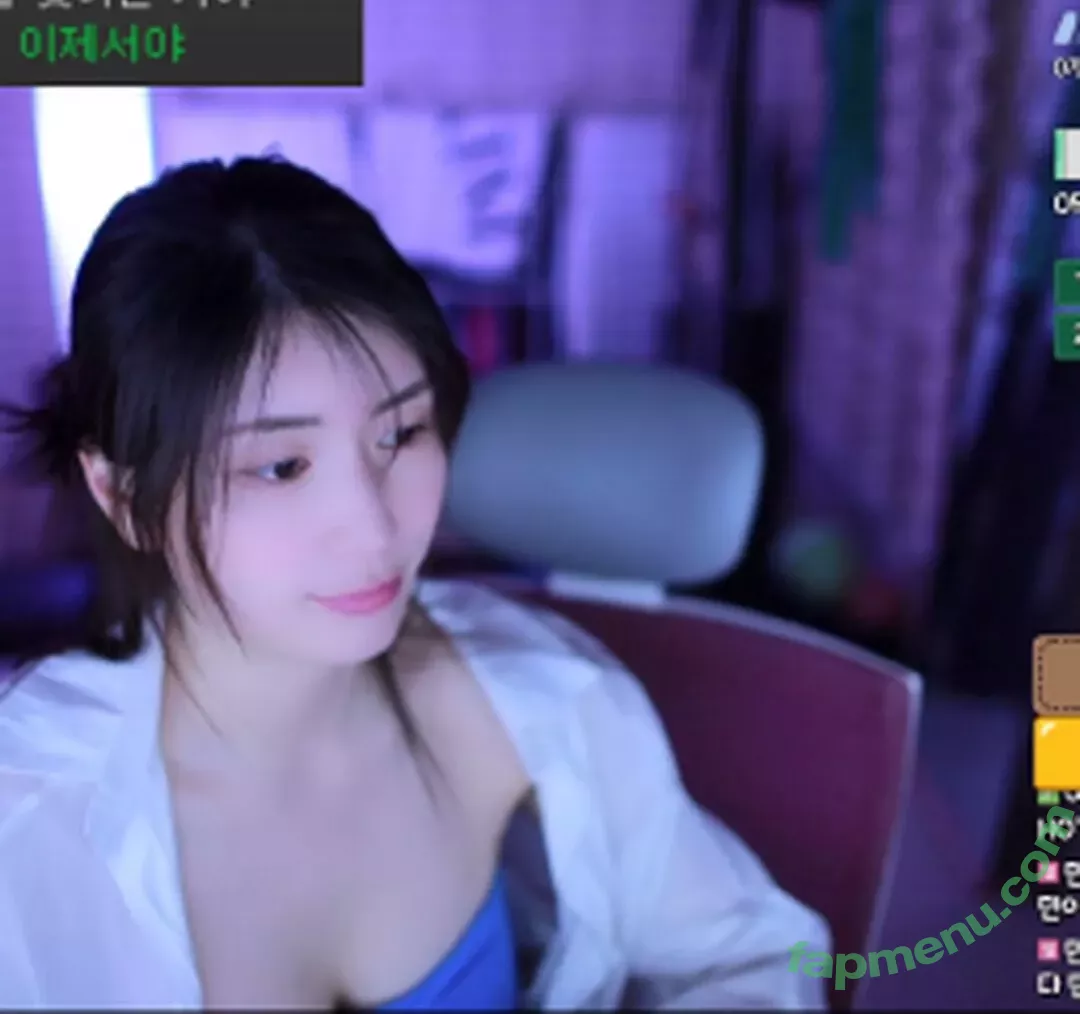 Min.E nude photo #0217 (93.sss)