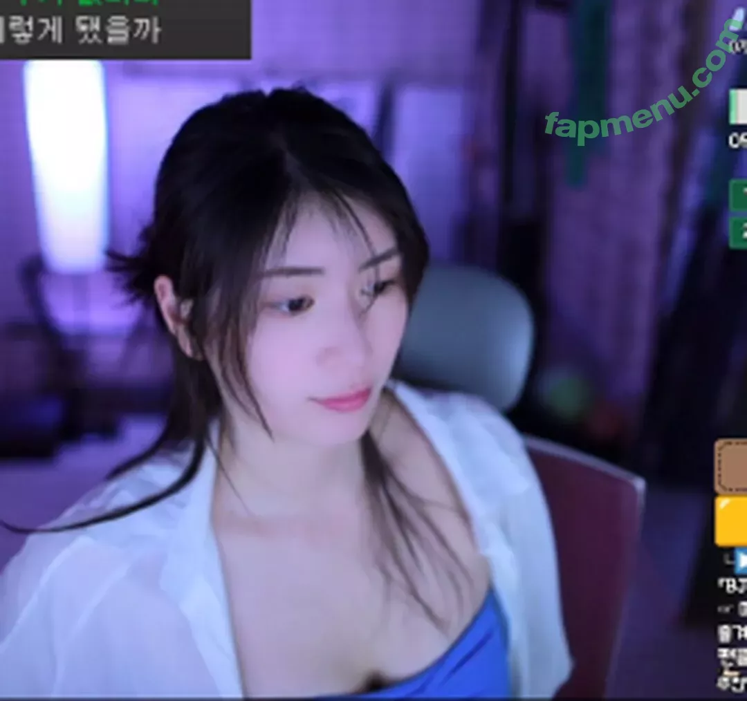 Min.E nude photo #0218 (93.sss)