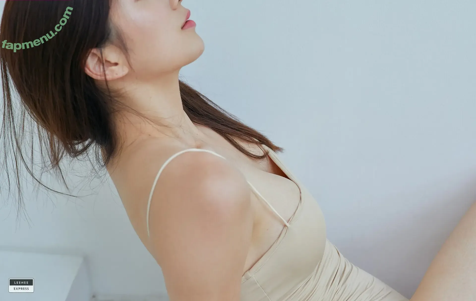 Min.E nude photo #0661 (93.sss)