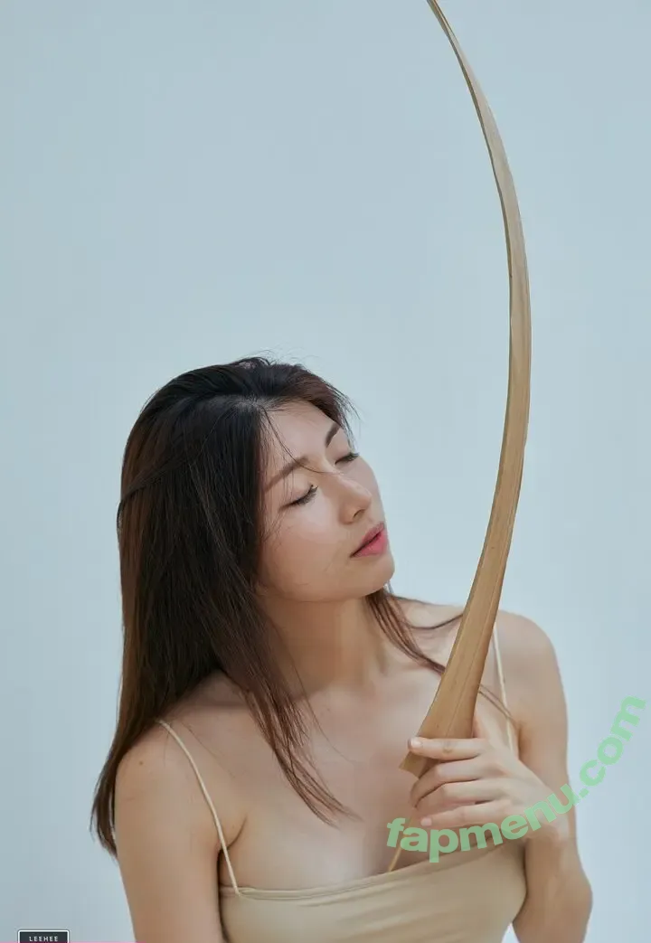 Min.E nude photo #0668 (93.sss)
