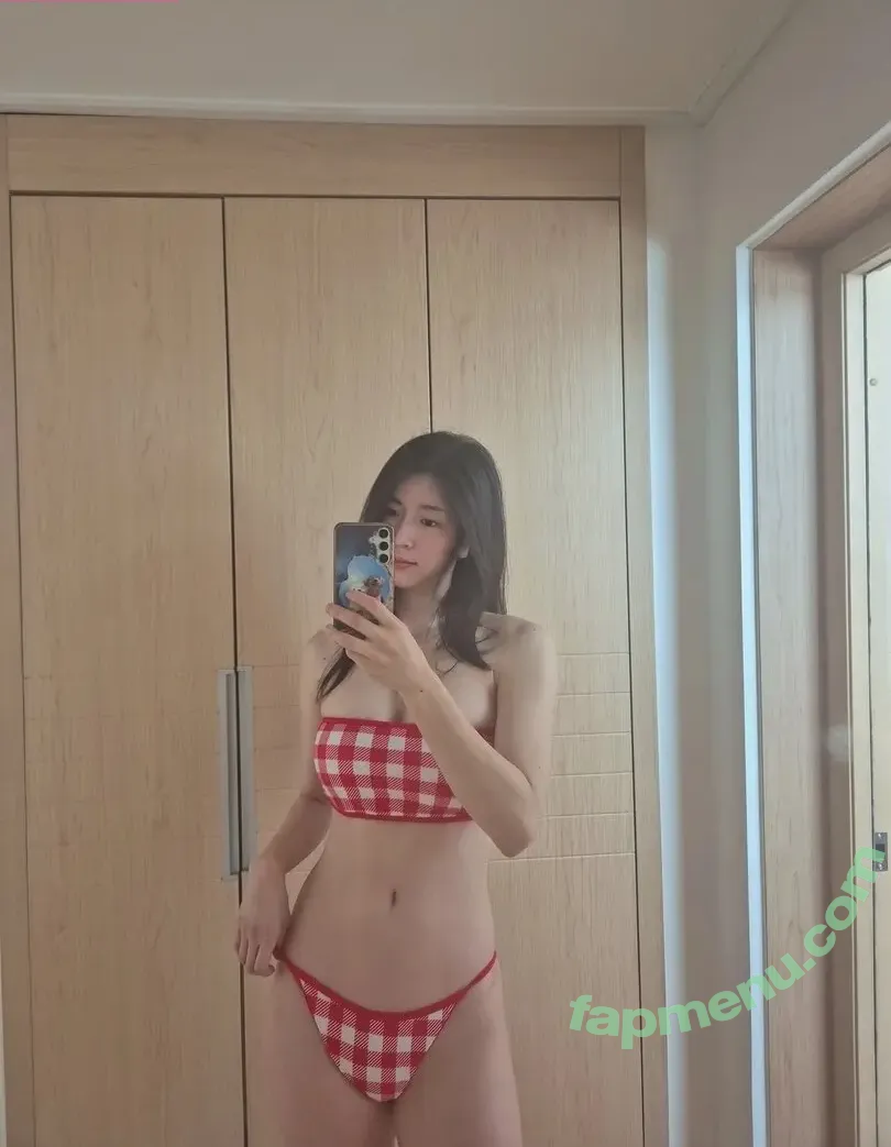 Min.E nude photo #0829 (93.sss)