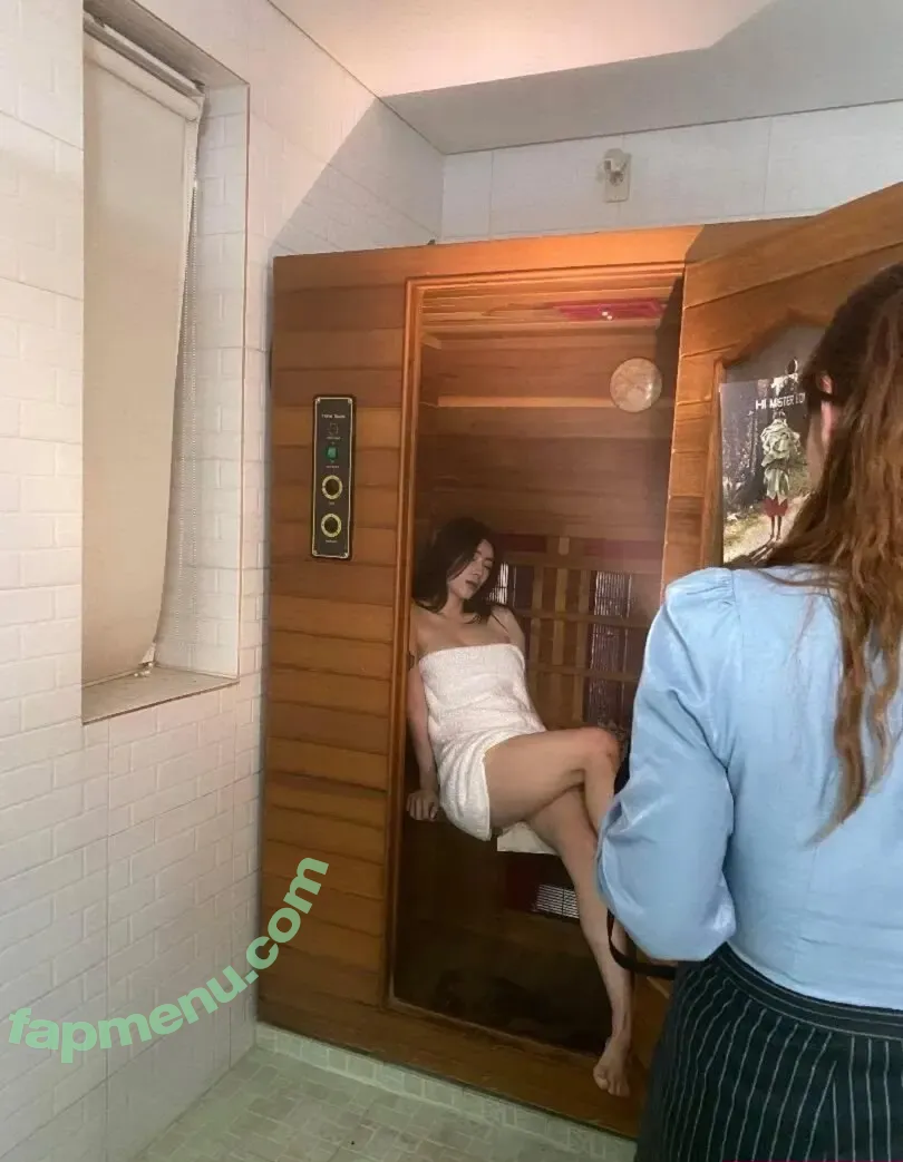 Min.E nude photo #0834 (93.sss)