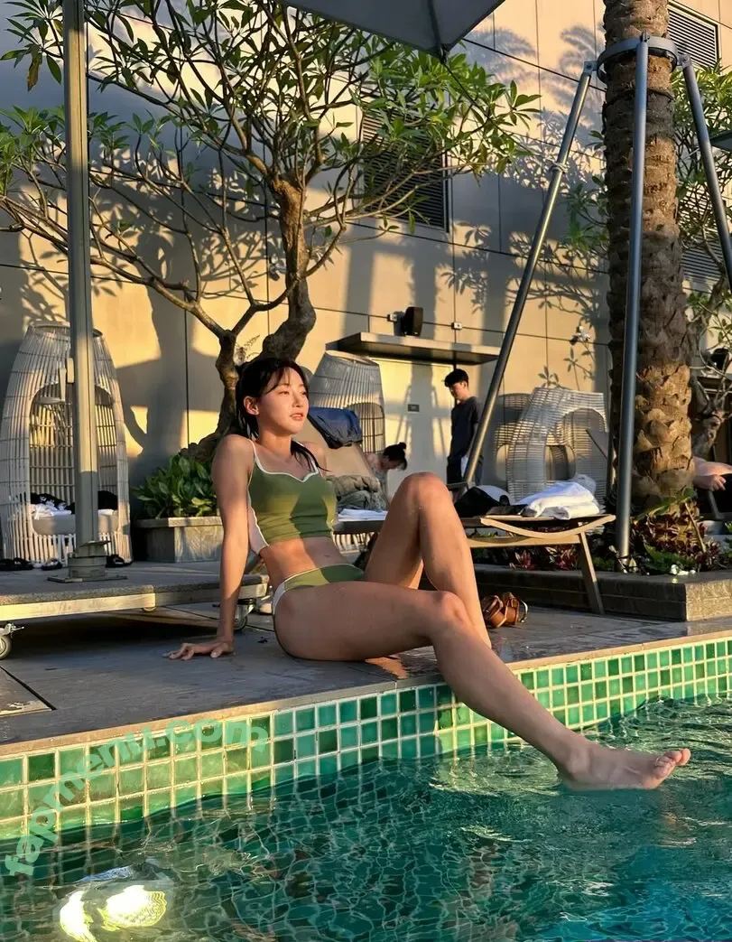 Min-ji KIM nude photo #0032 (arb0r_day / 김민지)