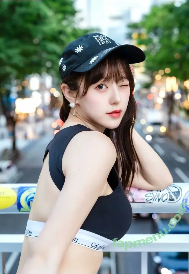 mina_pochico nude photo #0060 (Mina Pochico)