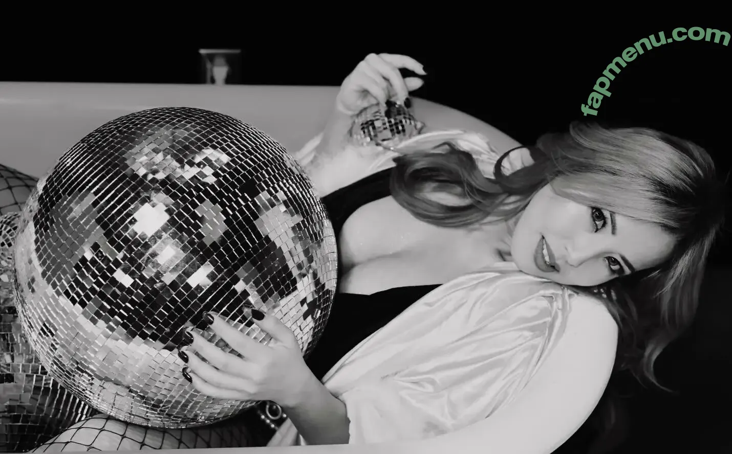 Mina Shirakawa nude photo #2953 (MinaShirakawa / mina_shirakawa / minashirakawadayo)