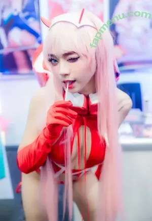  nude photo #0009