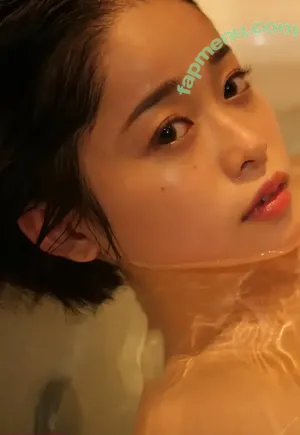 Minamo / minamo_j / みなも nude photo #0020