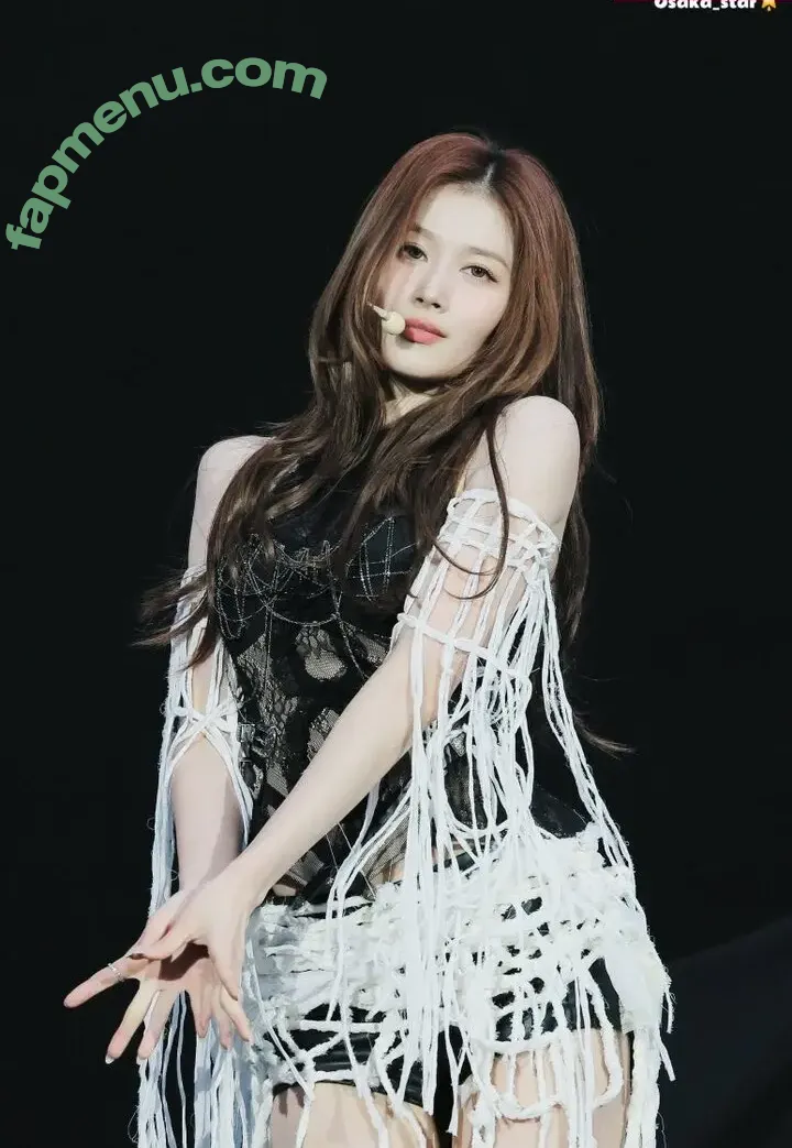 Minatozaki Sana nude photo #0055 (TWICE / m.by__sana)