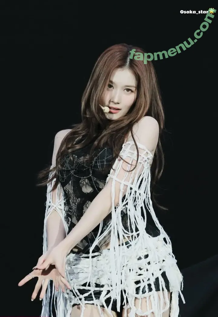 Minatozaki Sana nude photo #0056 (TWICE / m.by__sana)