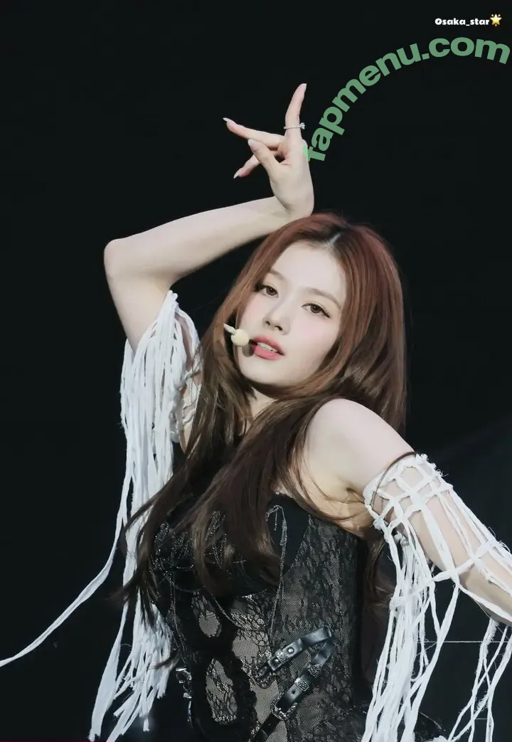 Minatozaki Sana nude photo #0060 (TWICE / m.by__sana)