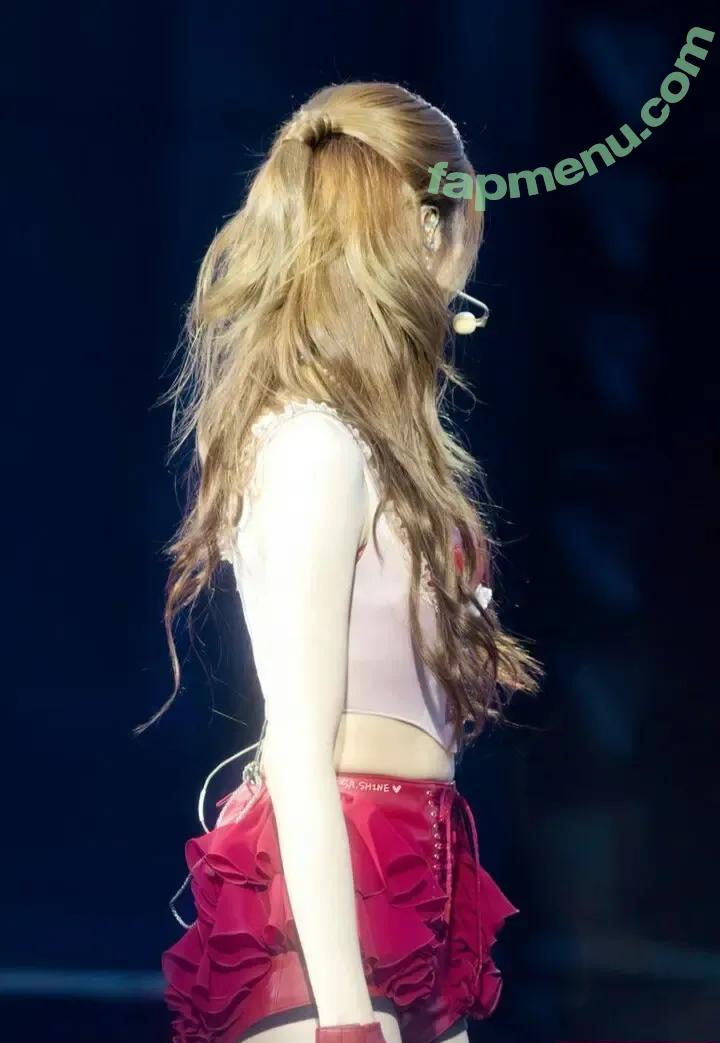Minatozaki Sana nude photo #0110 (TWICE / m.by__sana)