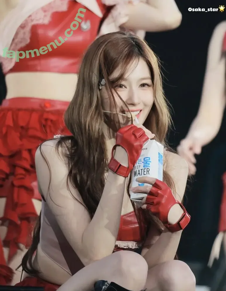 Minatozaki Sana nude photo #0126 (TWICE / m.by__sana)
