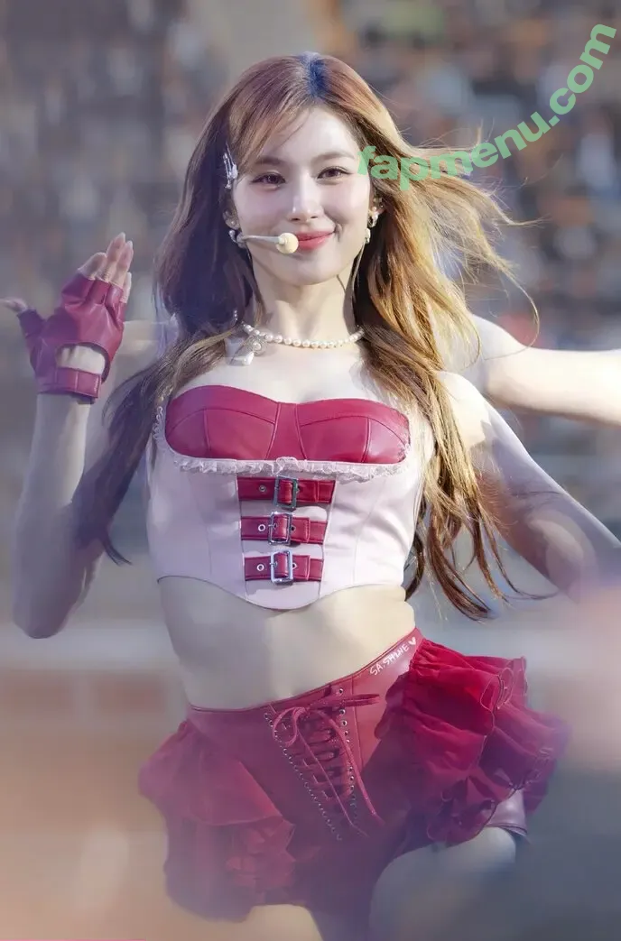 Minatozaki Sana nude photo #0134 (TWICE / m.by__sana)