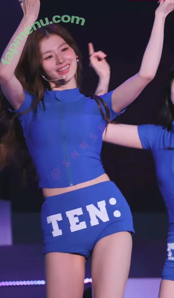 Minatozaki Sana nude photo #0158 (TWICE / m.by__sana)