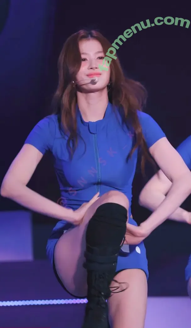Minatozaki Sana nude photo #0160 (TWICE / m.by__sana)