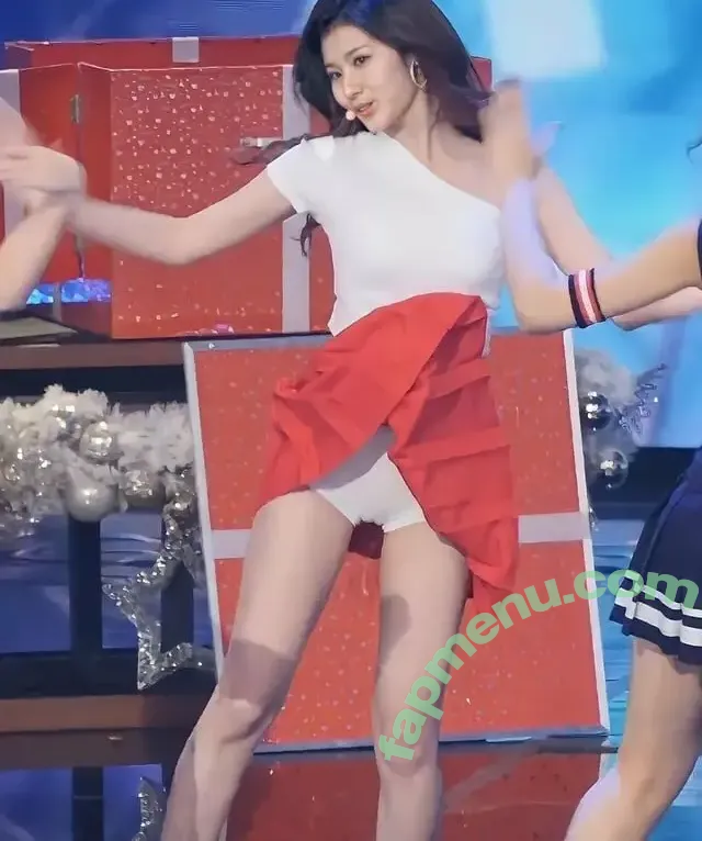 Minatozaki Sana nude photo #0165 (TWICE / m.by__sana)